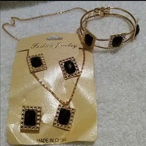 4 pc Fashion jewelry set